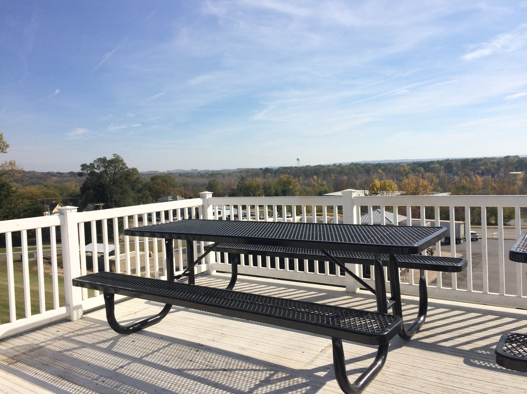 Savanna Inn & Suites主图