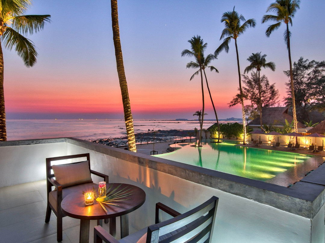 SHORE - Sunset bar