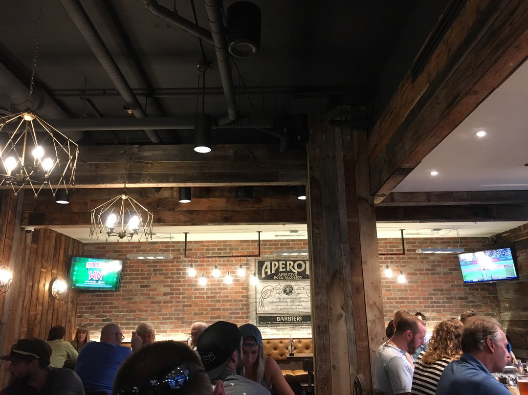 Famoso Italian Pizzeria - Sopa Square