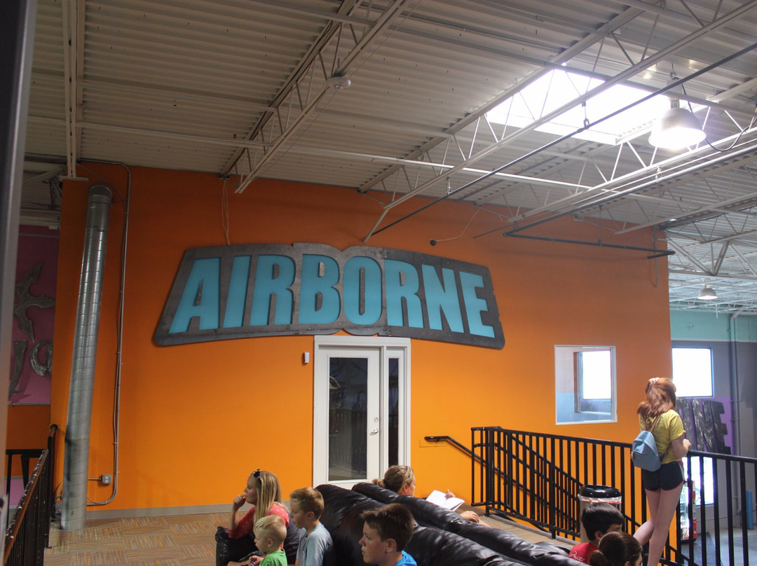 Airborne Trampoline Arena-德雷珀必去景点