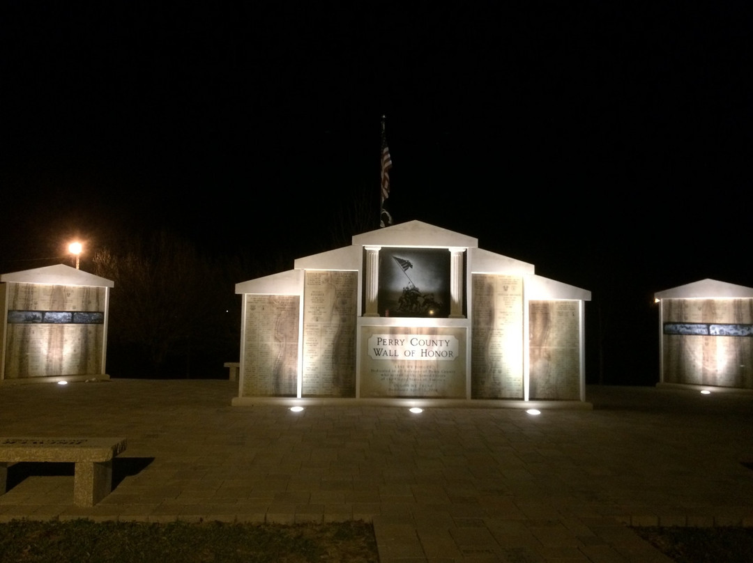 Perry County Veterans Wall Of Honor-Perryville必去景点