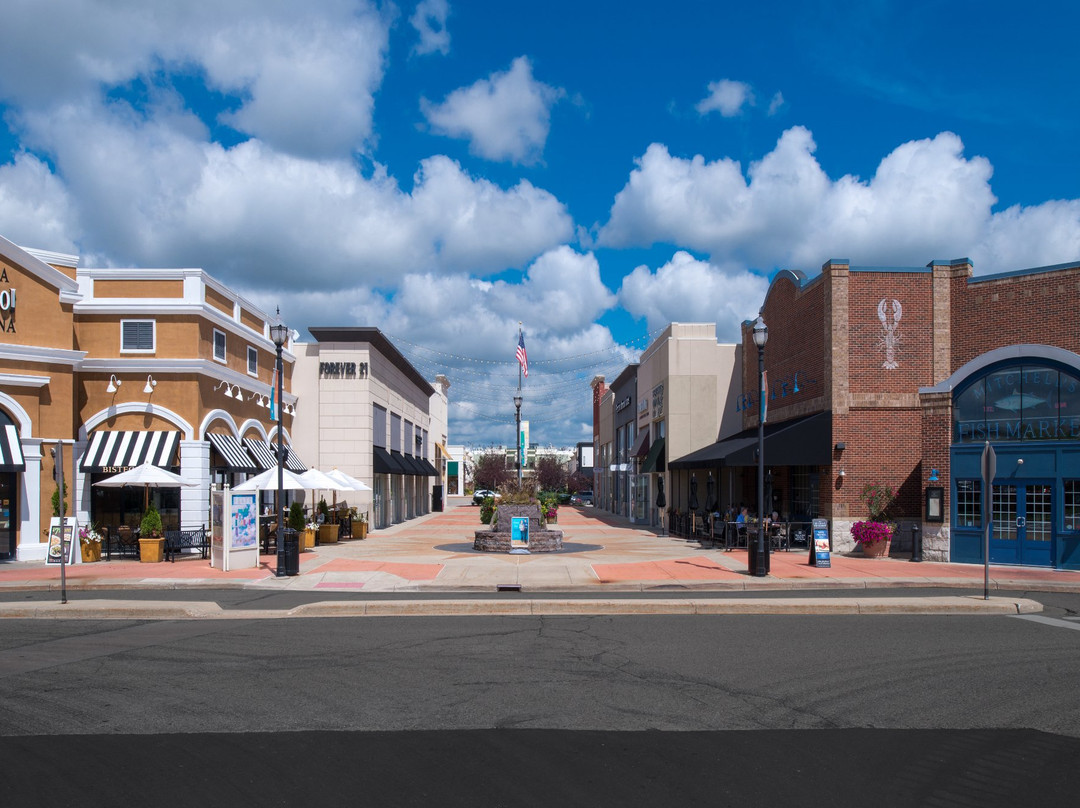 Eastwood Towne Center-兰辛必去景点
