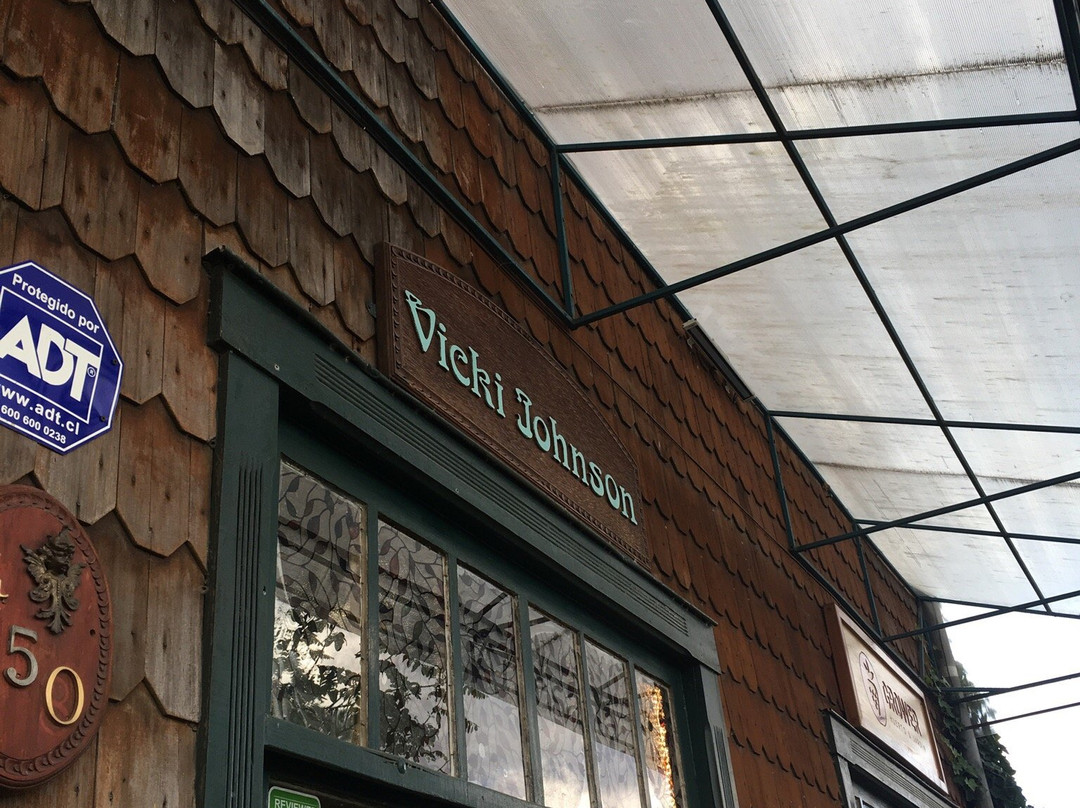 Vicki Johnson's-巴拉斯港必去景点