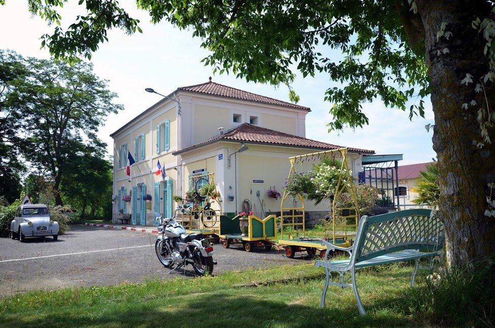 Riscle酒店住宿-Avenue de la Gare