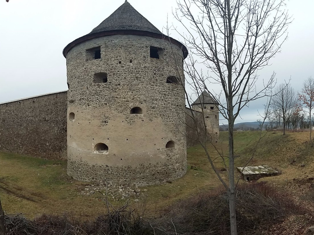 Fortified monastery in Bzovík景点图片