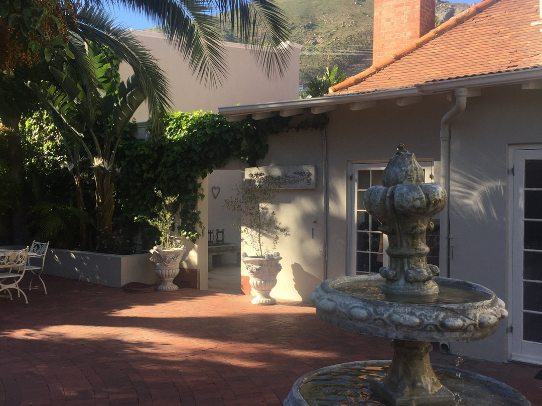 Rhonda's Manor Guest House主图