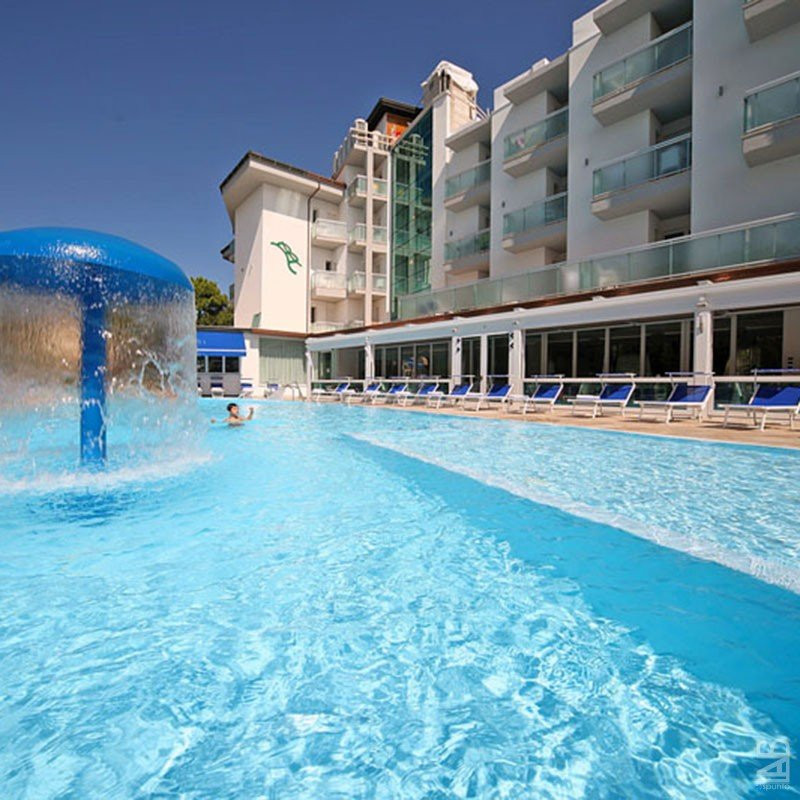 Piscina Riscaldata Buratti-Pinarella必去景点