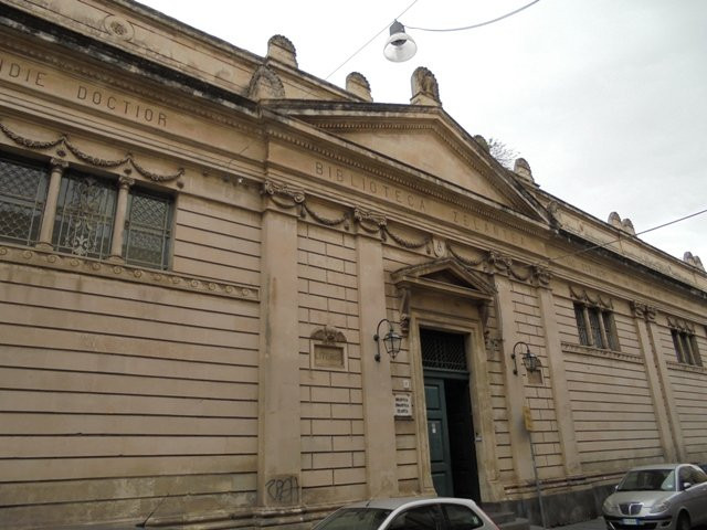 Pinacoteca Zelantea景点图片