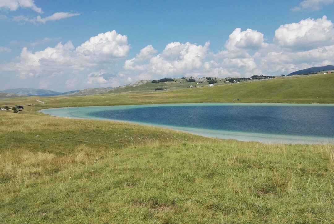 Srablje Lake景点图片