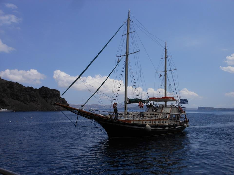 Adonis Traditional Boat Tours景点图片