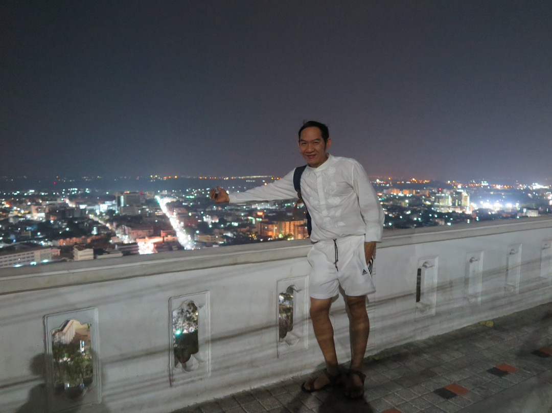 Wat Woranat Banphot-那空沙旺必去景点