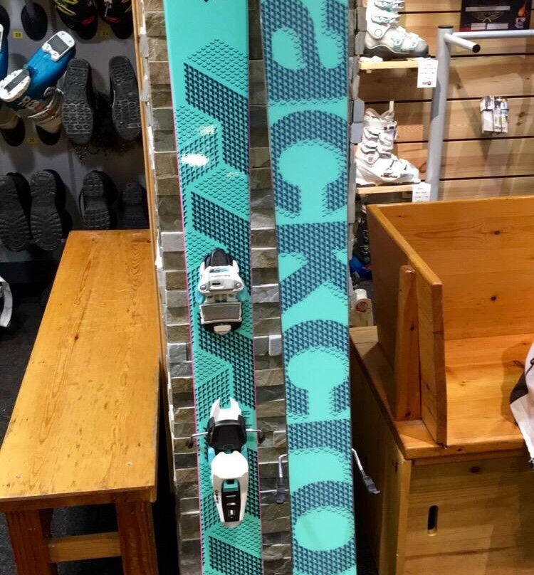 Sport 2000 Wolf Ski Shop景点图片