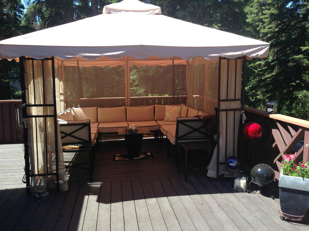 Redwood Meadows Bed & Breakfast主图