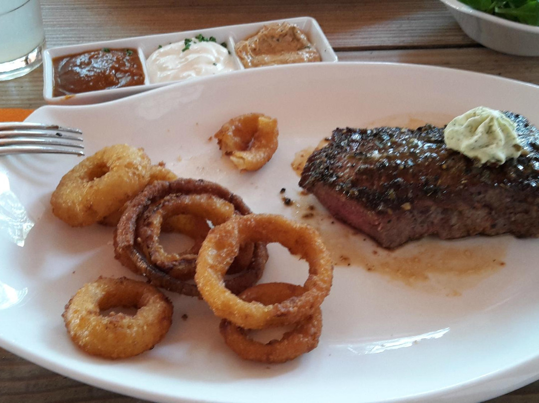 圣珀尔滕餐馆和美食-Saloon Milwaukee