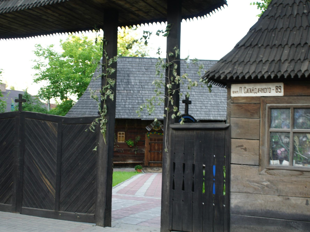 St. Nicholas Wooden Church-Chernivtsi必去景点
