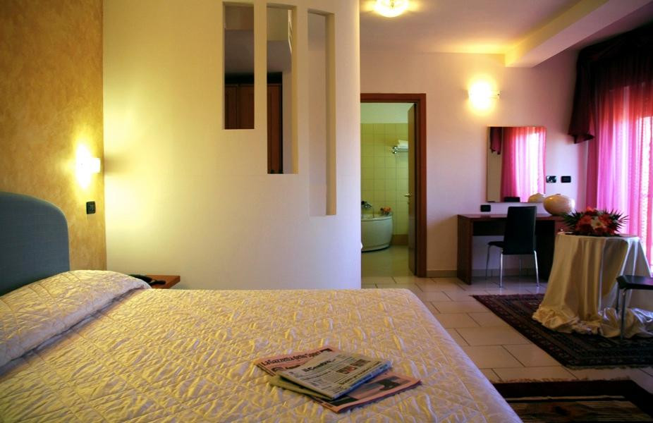 Introdacqua酒店住宿-Hotel Sagittario