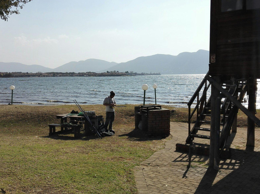 Eagle Waters Wildlife Resort-Broederstroom必去景点