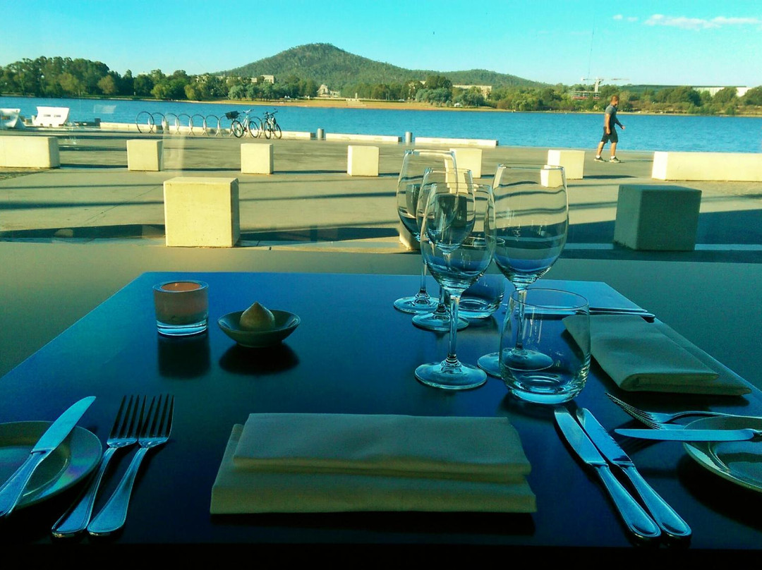 Water's Edge Restaurant