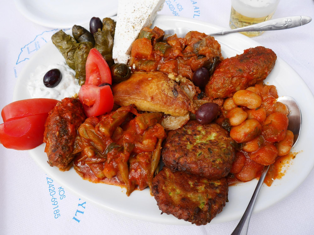 Lagoudi Zia餐馆和美食-Taverna Avli