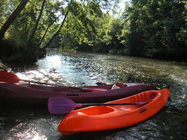 Canoes Riberac景点图片