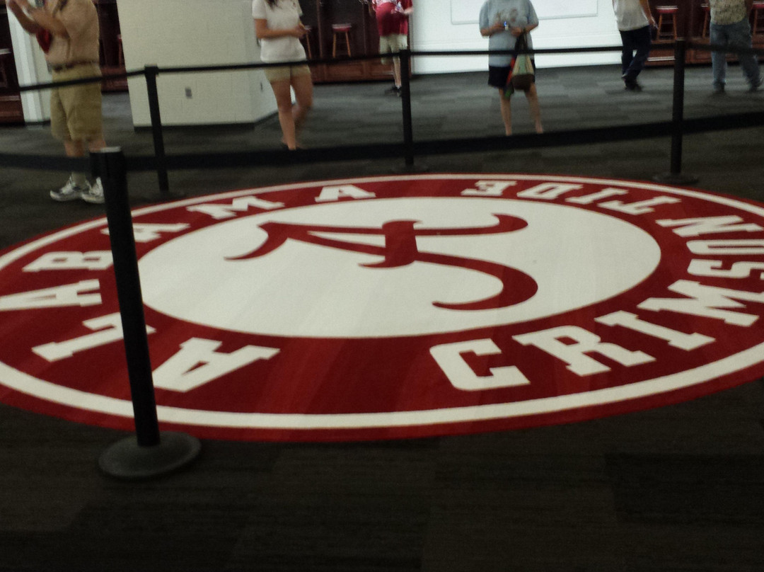 Bryant-denny Stadium-塔斯卡卢萨县必去景点