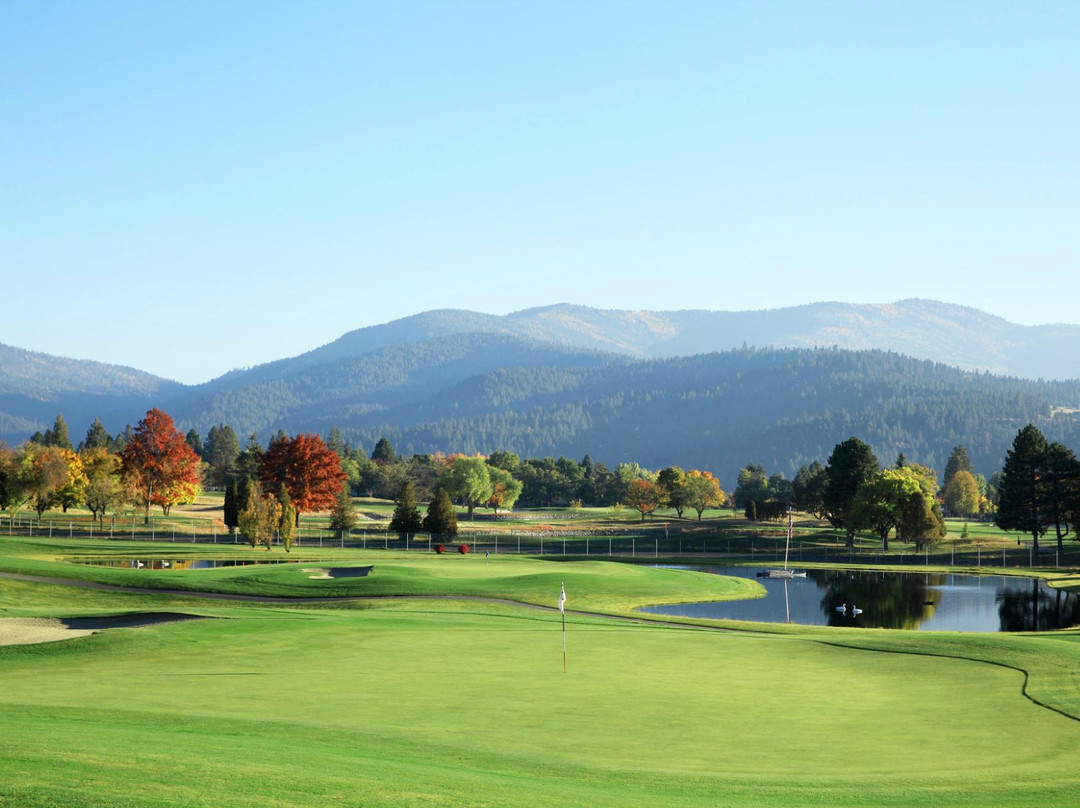 MeadowWood Golf Course景点图片