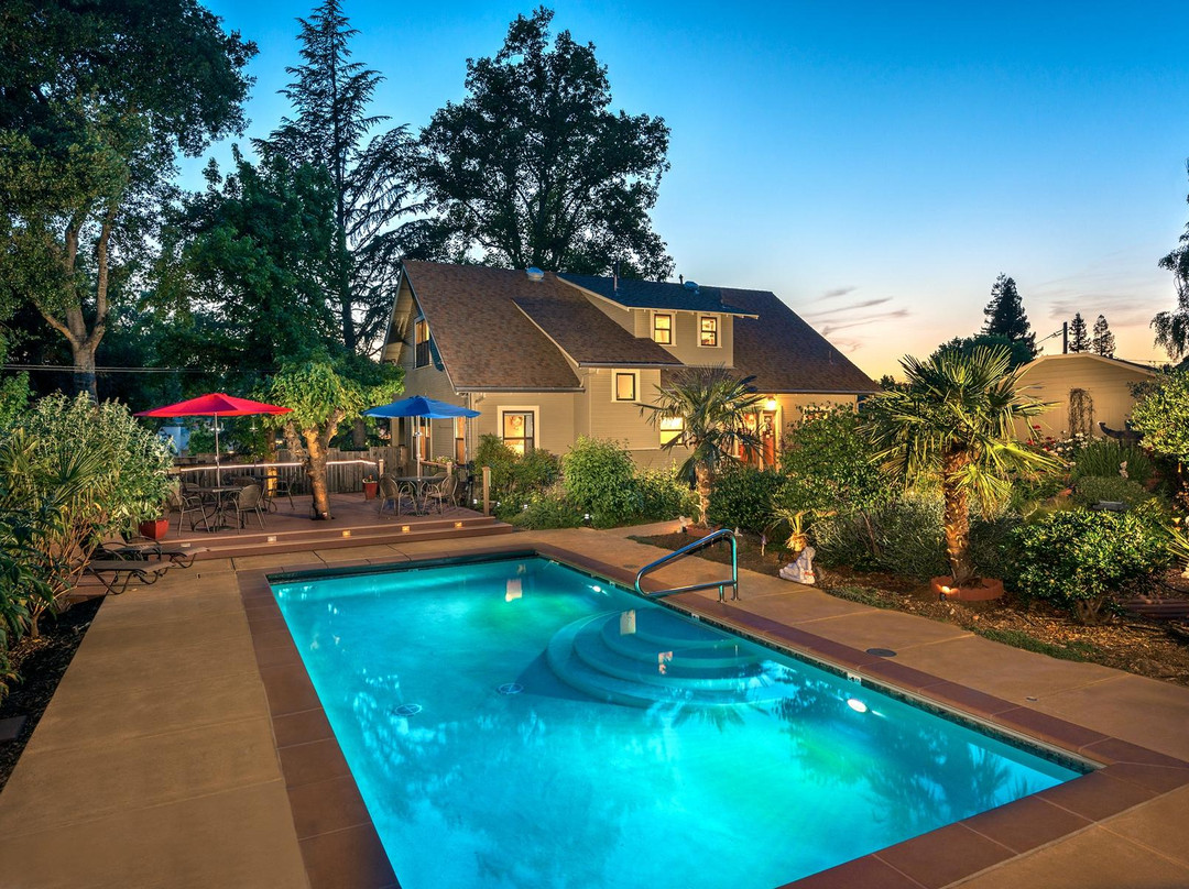 Bella Luna Inn