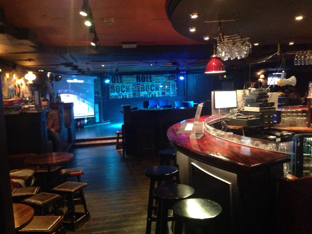 Bull Bar And Grill