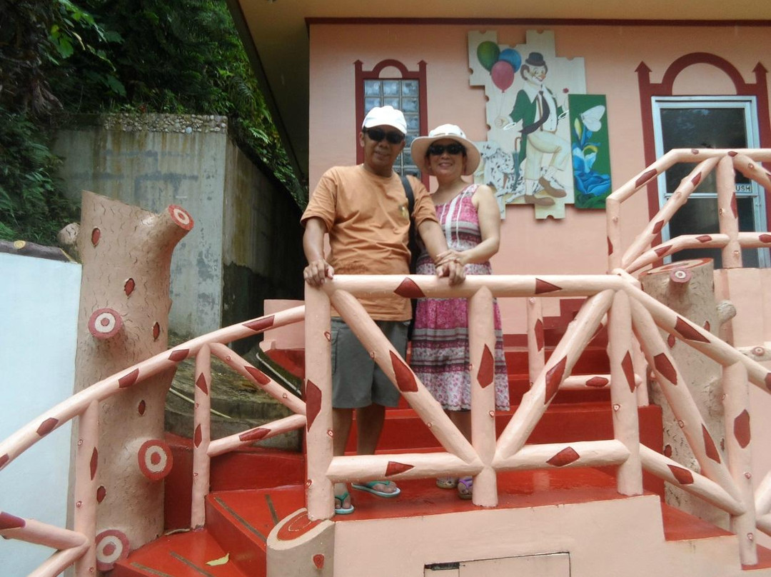 International Doll House-比斯利格必去景点