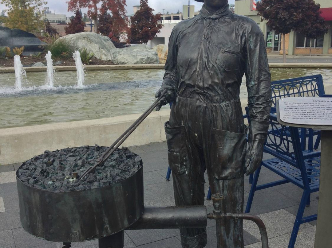 Puget Sound Naval Shipyard Memorial Plaza景点图片