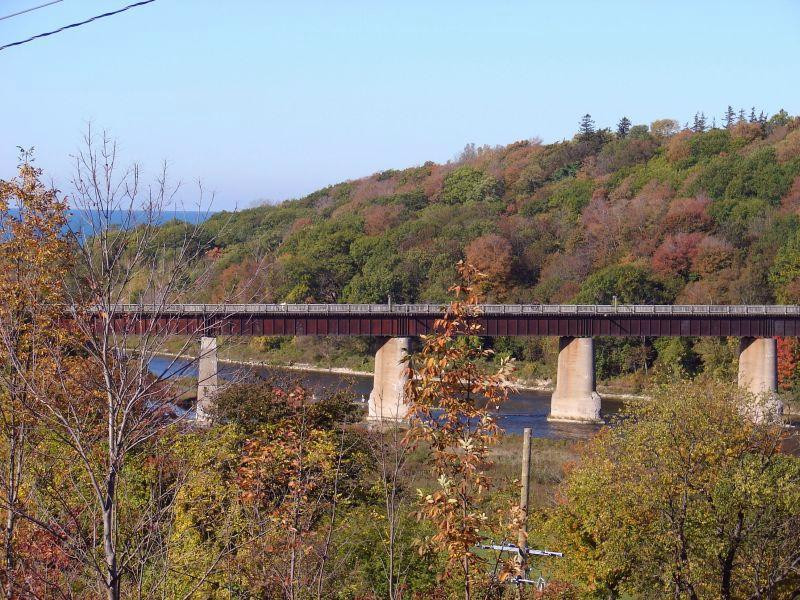 Menesetung Bridge景点图片