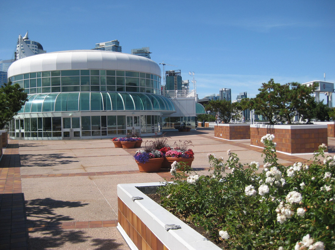 加拿大广场-温哥华必去景点