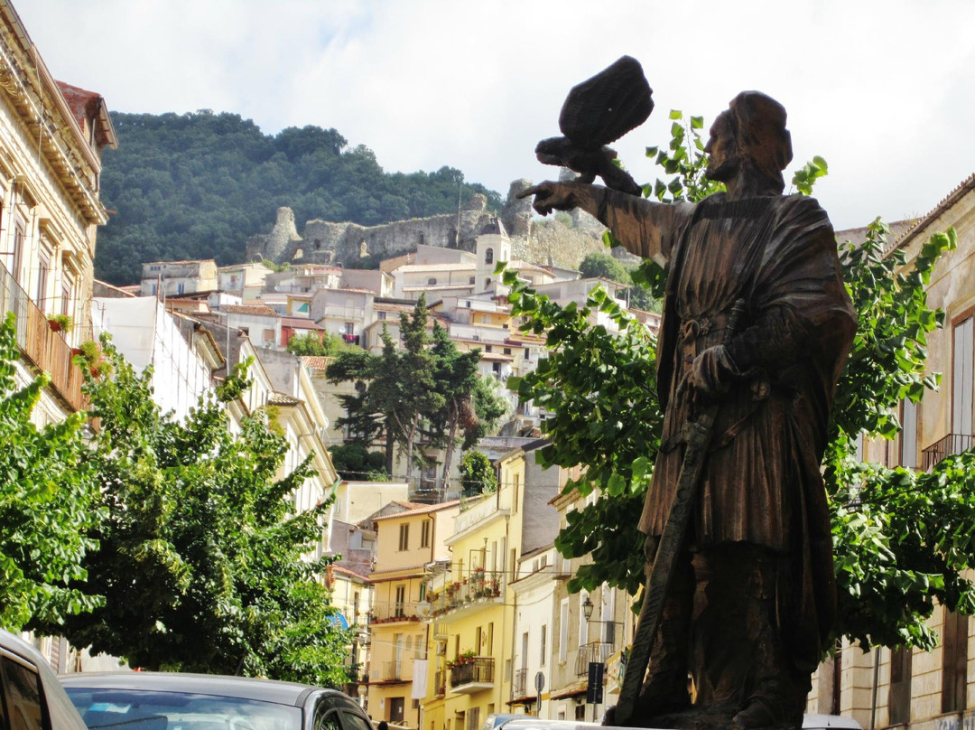 Federico II Statue of Svevia景点图片