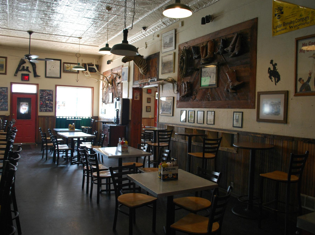 兰德尔餐馆和美食-The Lander Bar