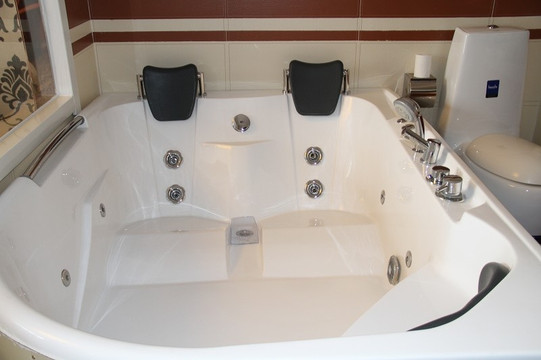 阳光假日温泉酒店主图