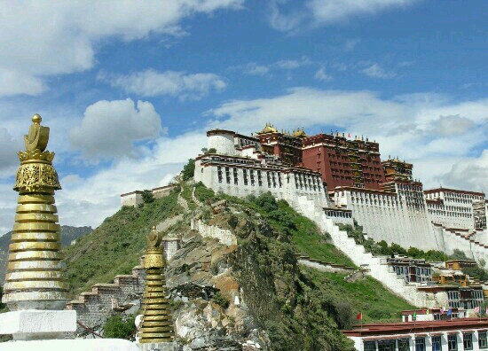 拉萨药王山-拉萨市必去景点