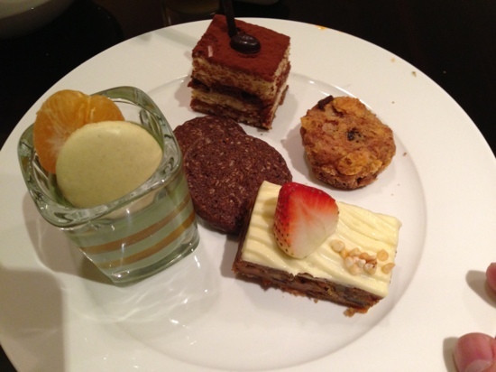 广州邦国酒店（五号停机坪万达广场店）-客卧