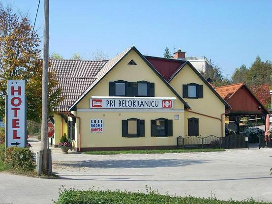 Otocec酒店住宿-Hotel pri Belokranjcu