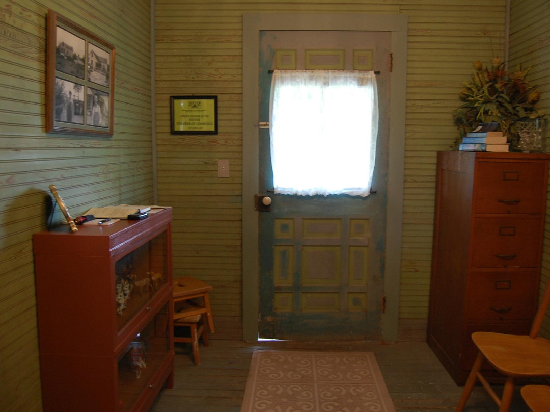 Shiner Hillside Guesthouse主图