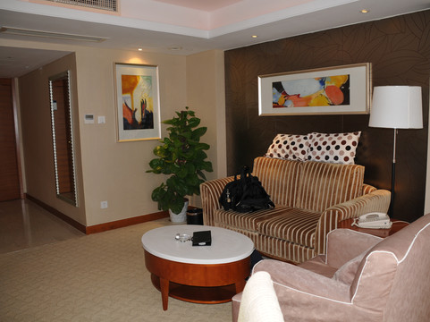 建屋豪生全套房酒店主图