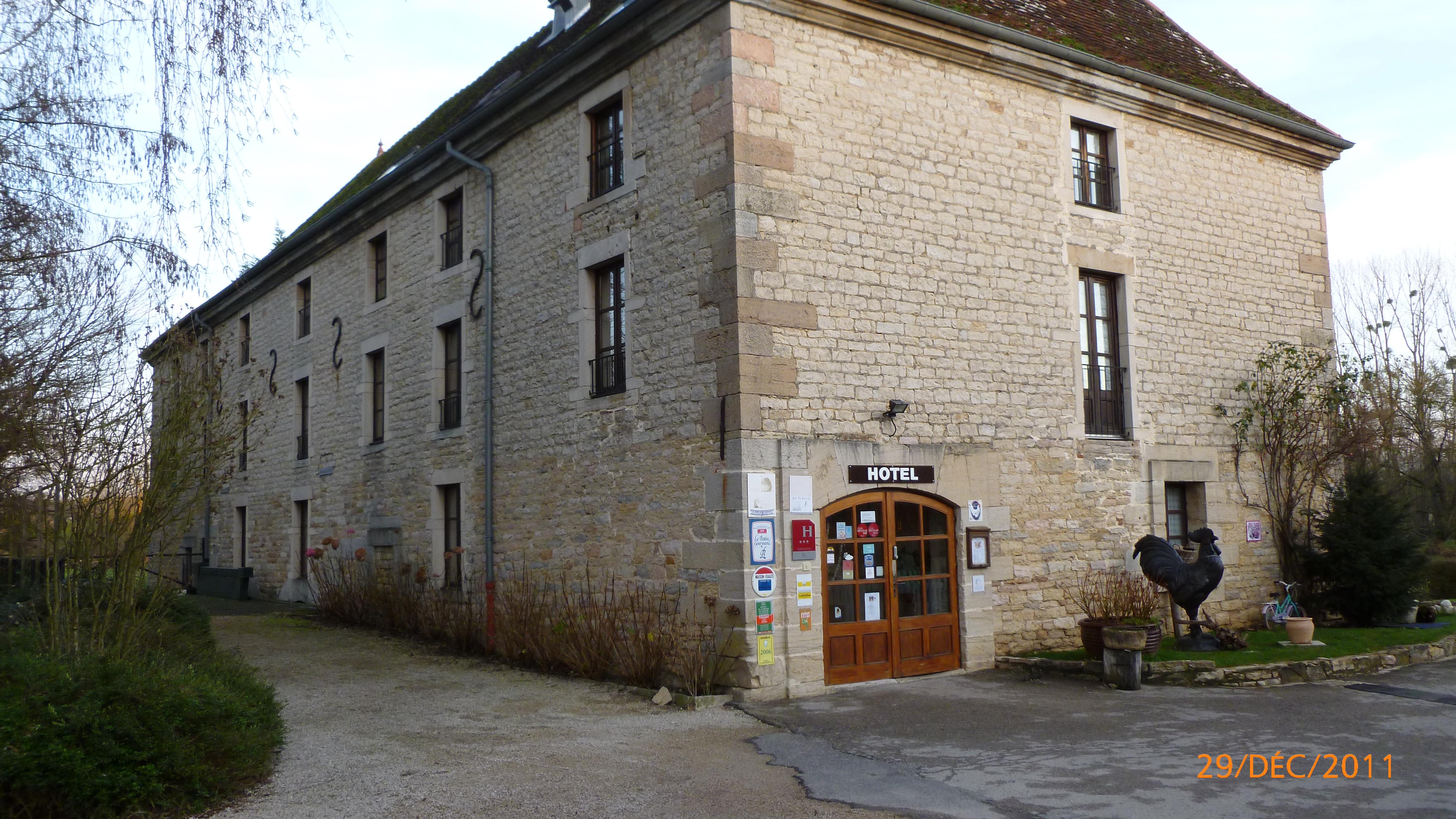 Hotel Restaurant Moulin de Bourgchateau-浴室