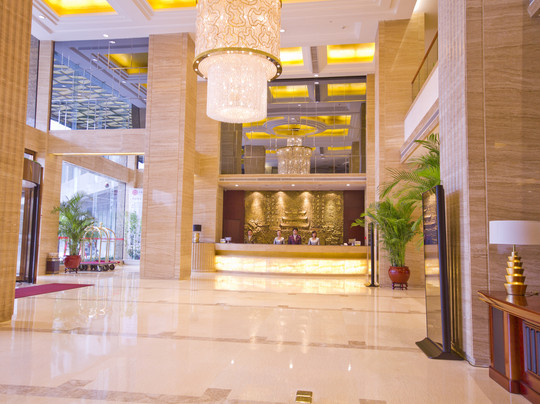 兴威华天大酒店 主图