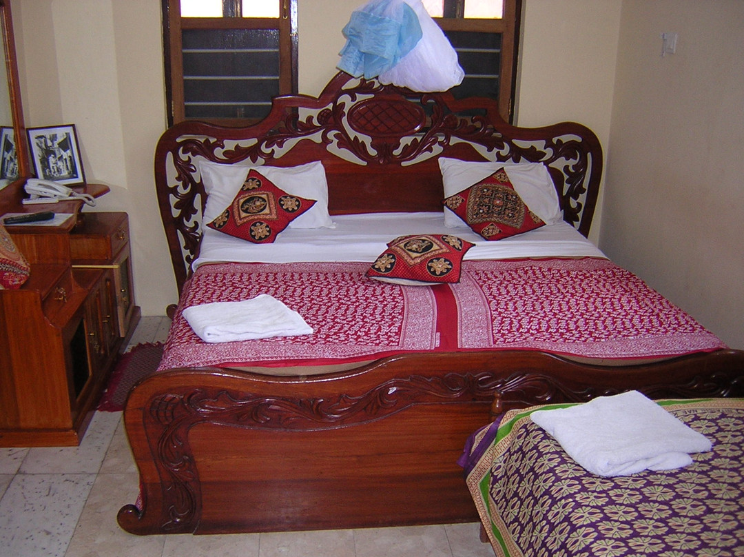 方古尼皇宫酒店主图