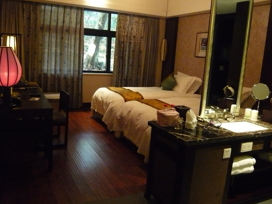 雷迪森龙井庄园主图