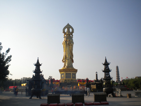 莲花山高尔夫球会-广州市必去景点