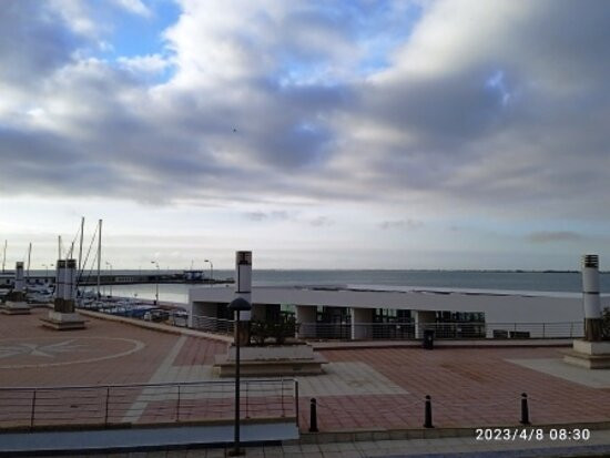 Puerto Deportivo Ampolla
