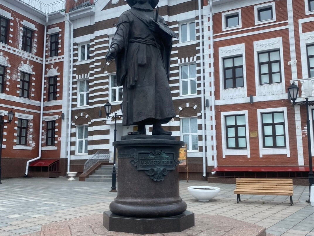 Monument to Rembrandt-Yoshkar-Ola必去景点