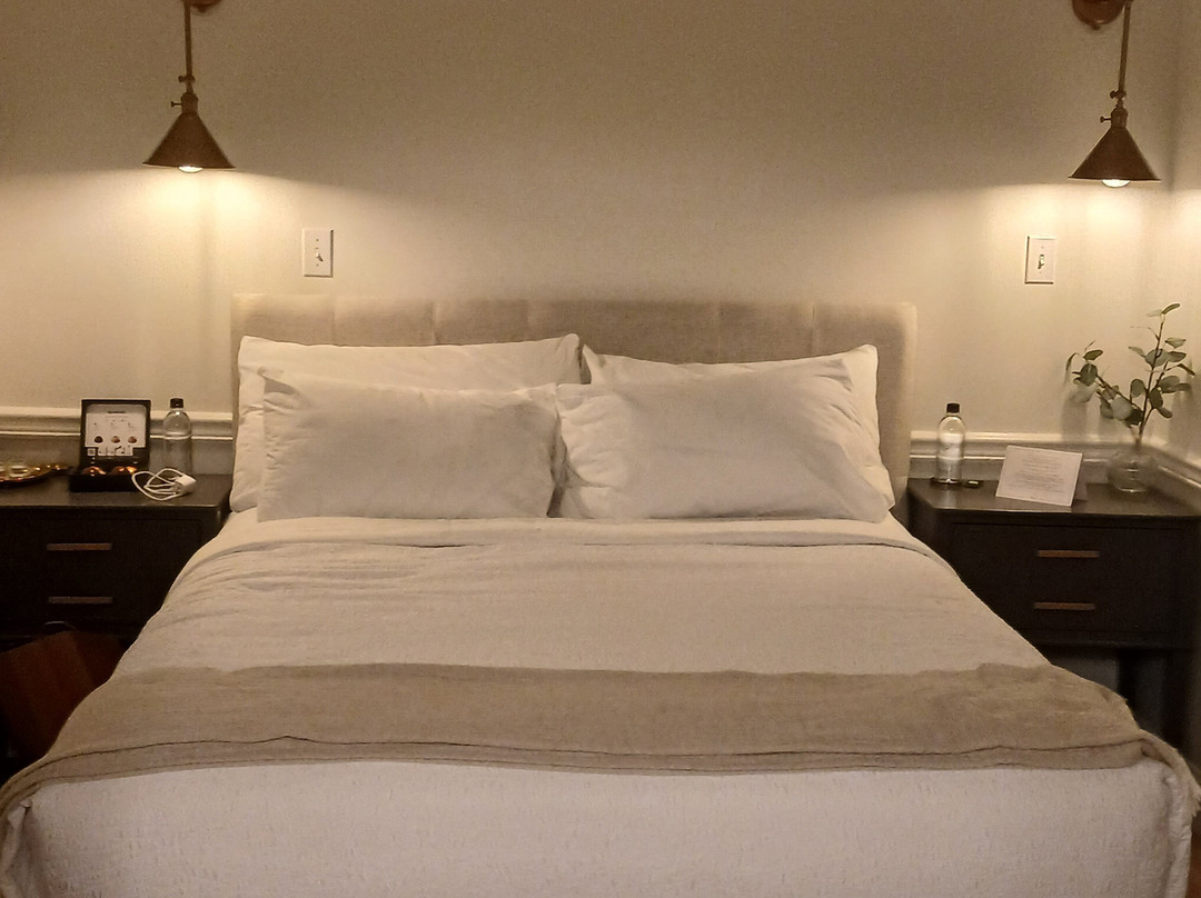 Rowena's Inn on the River主图