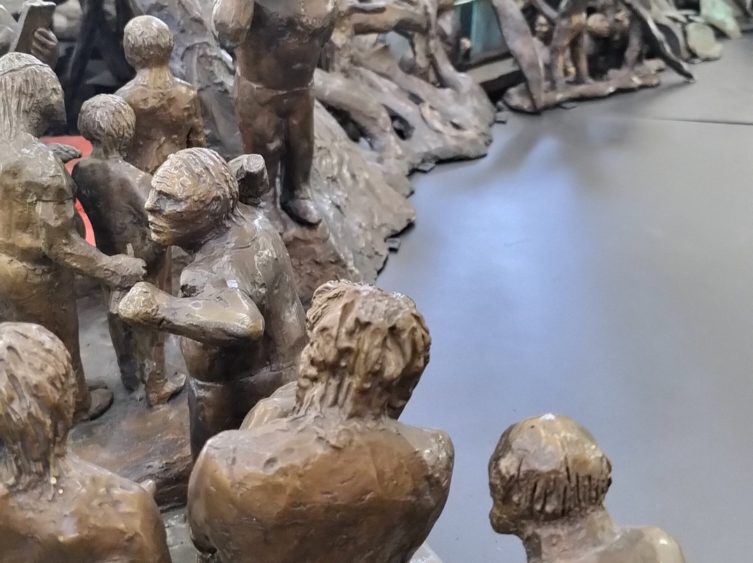 Ceramic Break Sculpture Park景点图片