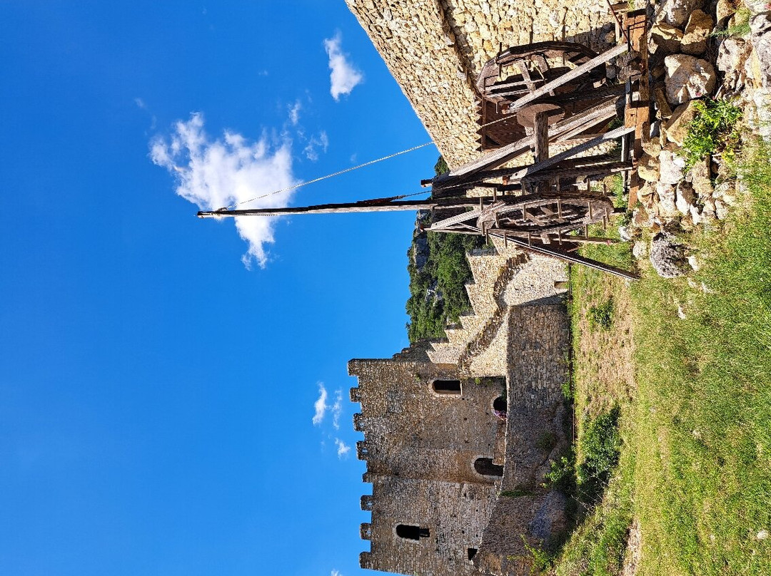 Château de Saint-Montan景点图片